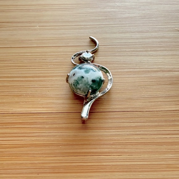 Silver and Agate Natural Stone Necklace Pendant - Picture 10 of 10